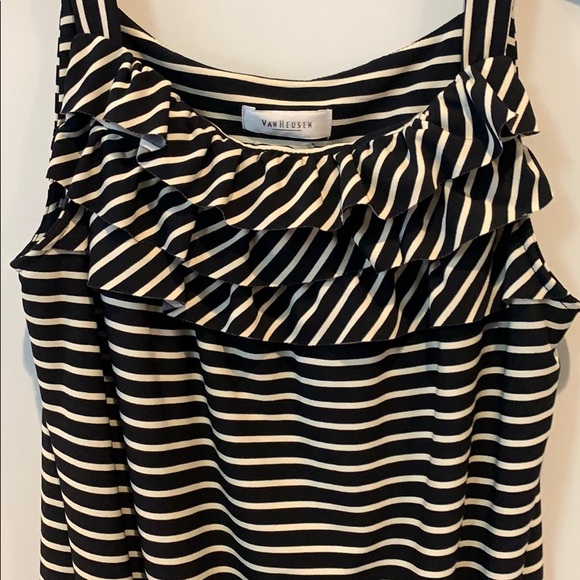 Van Heusen blouse - Picture 2 of 3